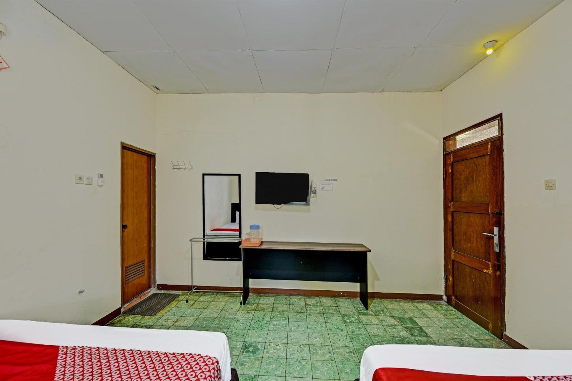 Oyo 90443 Hotel New Kartika In Cilopadang Eksteriør billede